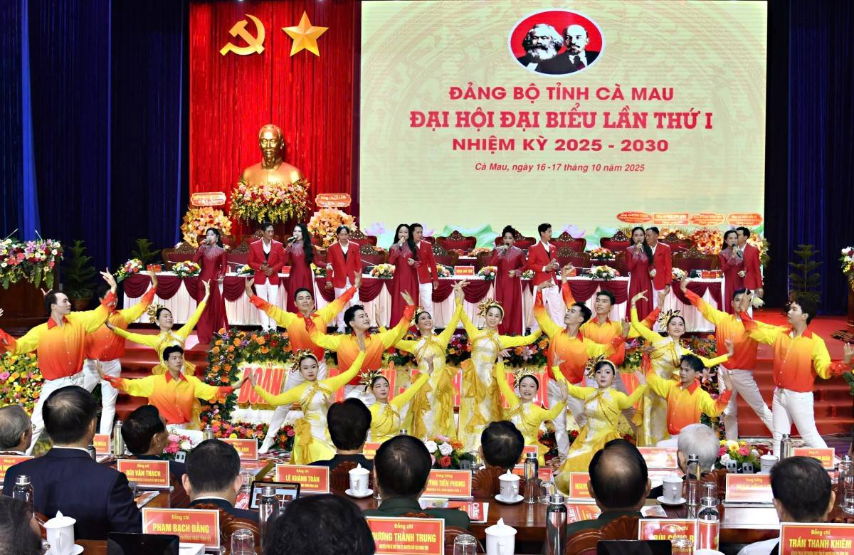 Chương trình văn nghệ chào mừng Đại hội.