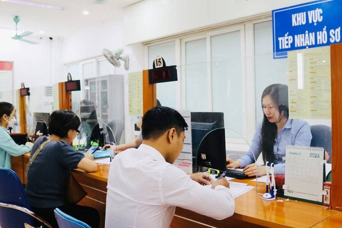 Từ 2026, người lao động mất việc được hưởng trợ cấp gấp 5 lần lương tối thiểu