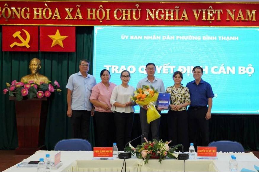 TP. Hồ Chí Minh: Phường Bình Thạnh trao quyết định về công tác cán bộ