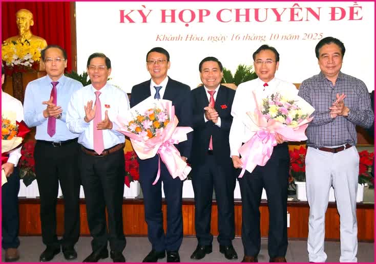 Khánh Hòa có tân Chủ tịch HĐND và tân Phó Chủ tịch UBND tỉnh