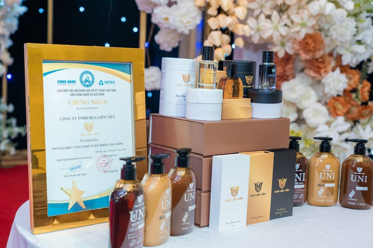 UNI - Khi hương trầm dấn lối đến an nhiên