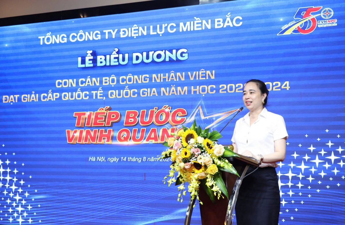 Phụ nữ EVNNPC - bản lĩnh sáng tạo, thắp sáng niềm tin