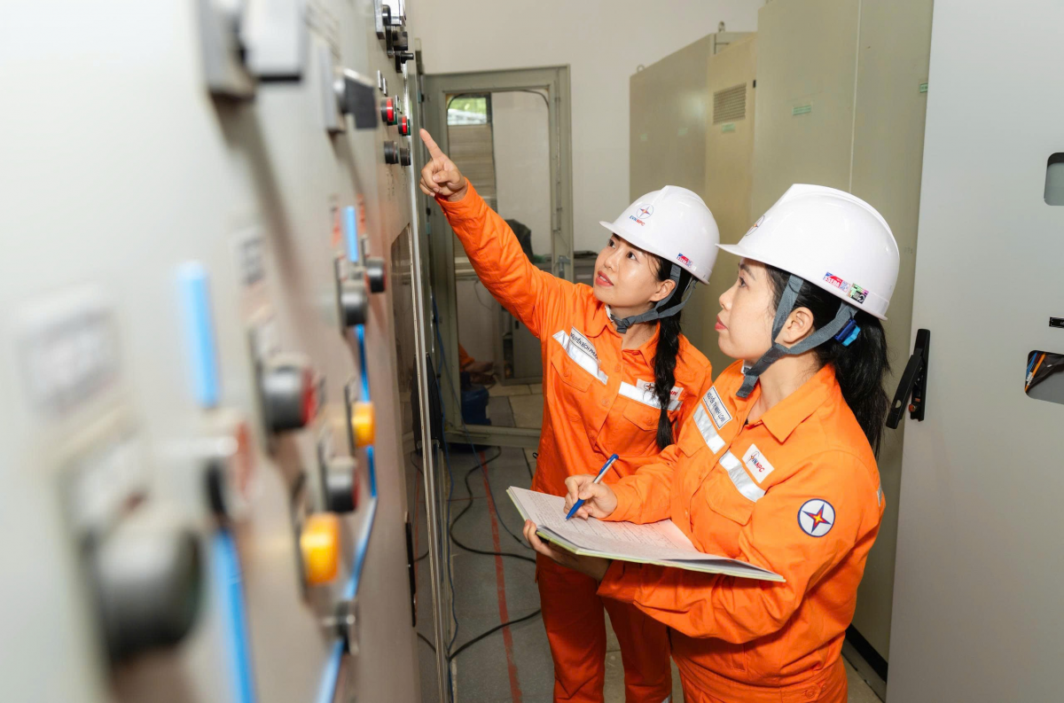 Phụ nữ EVNNPC - bản lĩnh sáng tạo, thắp sáng niềm tin