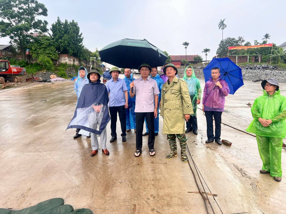 Ktra công tác PCBL tại cầu phao  Phong Châu