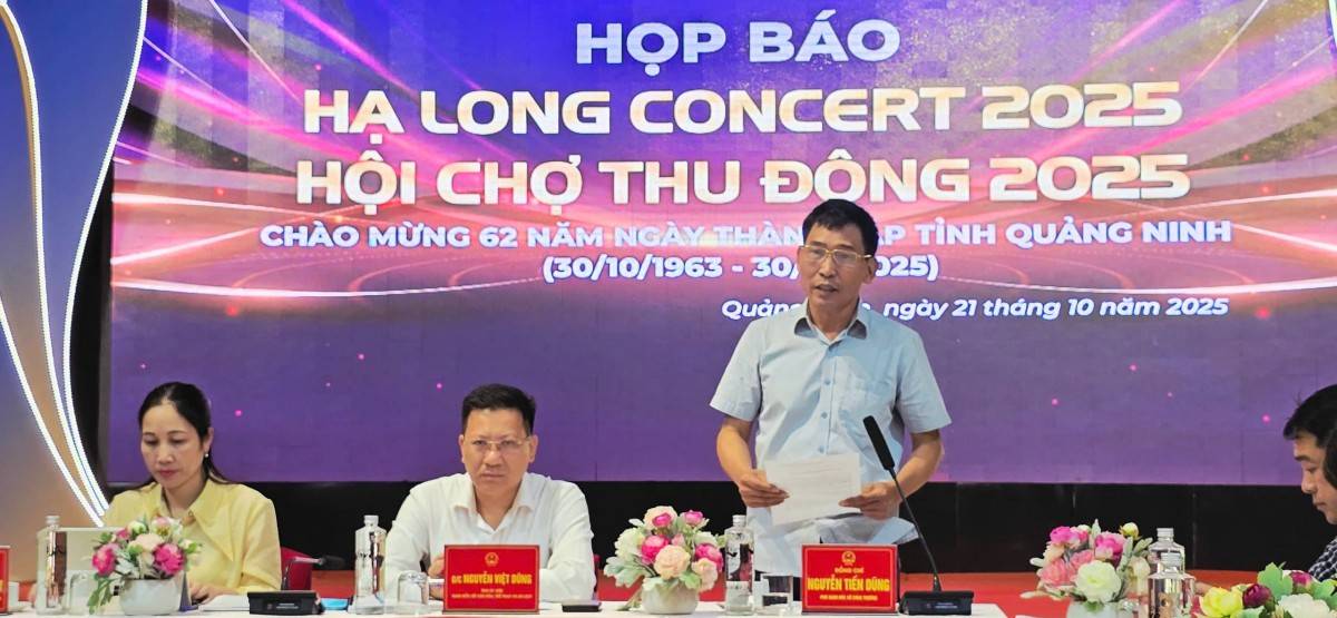 Ông Nguyễn Tiến Dũng GĐ Sở Công Thương Quảng Ninh trao đổi trong buổi họp báo