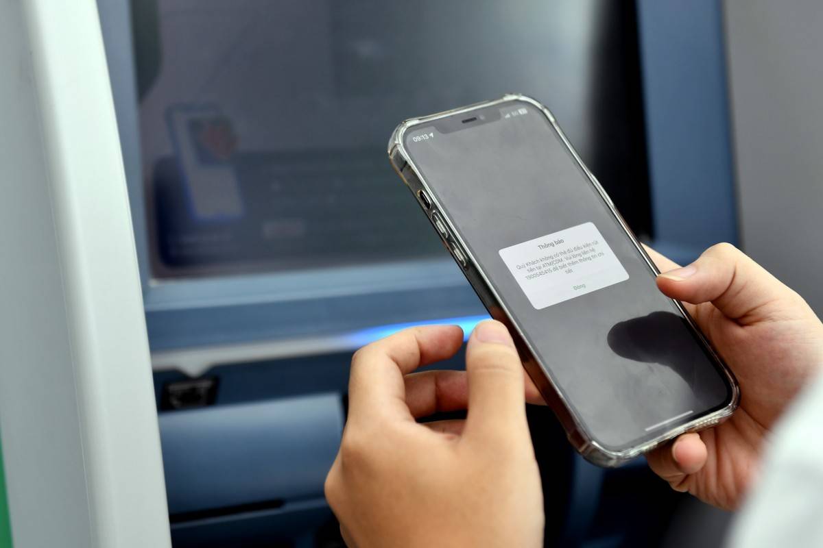 Ngân hàng đề xuất nguyên tắc “giữ tiền nghi lừa đảo không hoàn trả, kể cả khi khách đóng tài khoản”