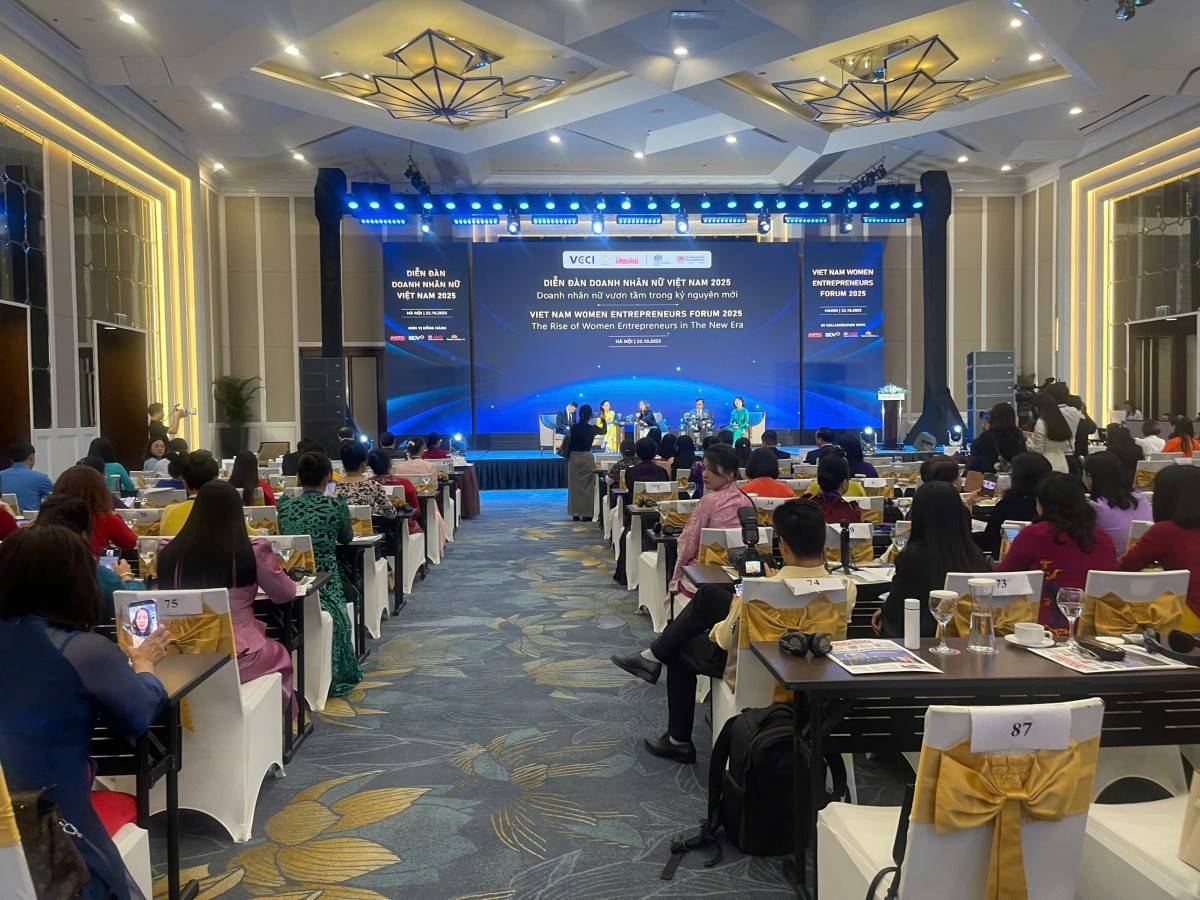 Gần 100 nữ doanh nhân được trao tặng Bông Hồng Vàng năm 2025