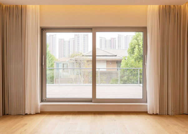 Cửa nhôm có cầu cách nhiệt Eurowindow; bảo vệ gia đình mùa đông;