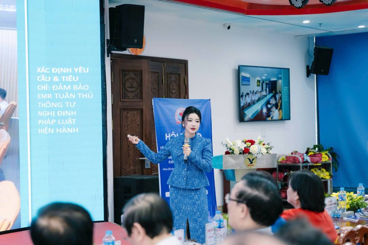 TS. Nguyễn Bảo Uyên và Hành trình “vượt sướng” để chạm tới danh hiệu Bông Hồng Vàng