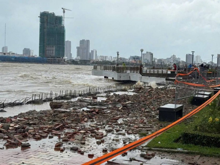 Khu vực kè sông Hàn trên đường Như Nguyệt, gần cầu Thuận Phước hiện đang trong tình trạng hết sức nguy hiểm