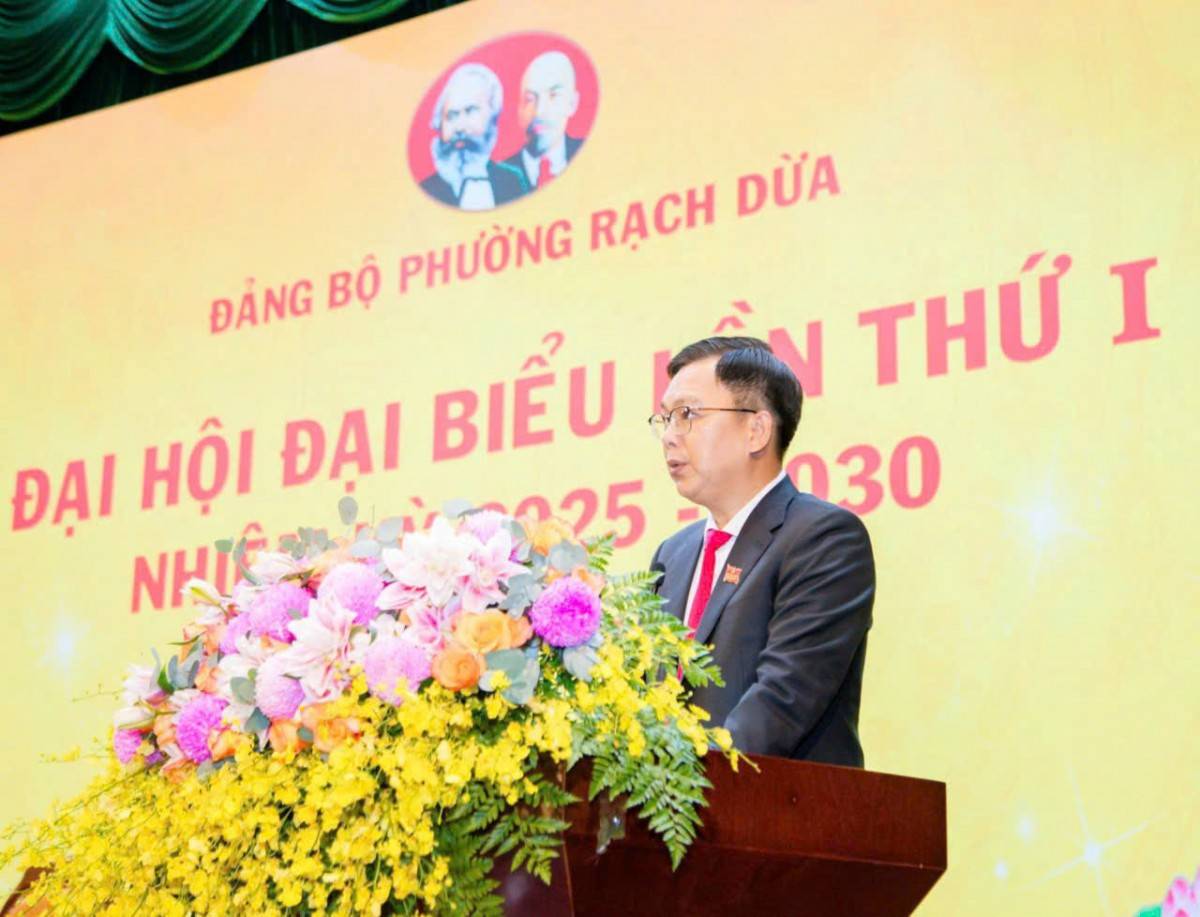 Ông Nguyễn Phúc Hoàng- Bí thư Đảng uỷ phường Rạch Dừa