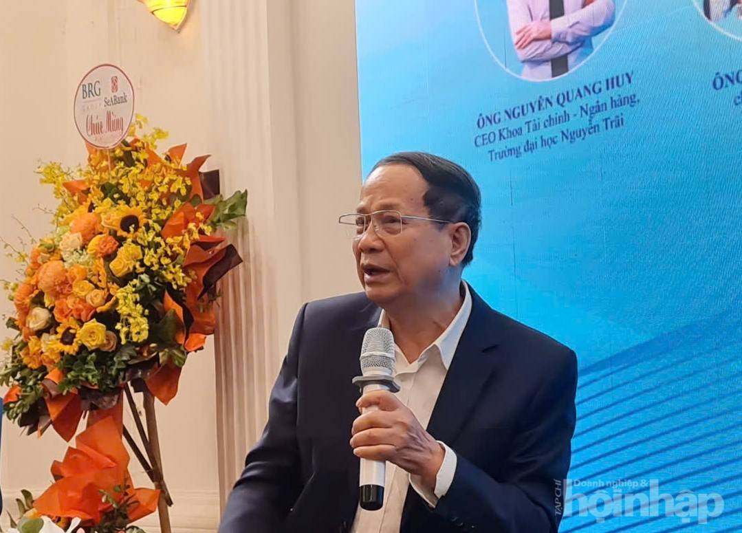 PGS. TS Ngô Trí Long: Thu hẹp chênh lệch giá vàng 10% mới là ổn định thực chất