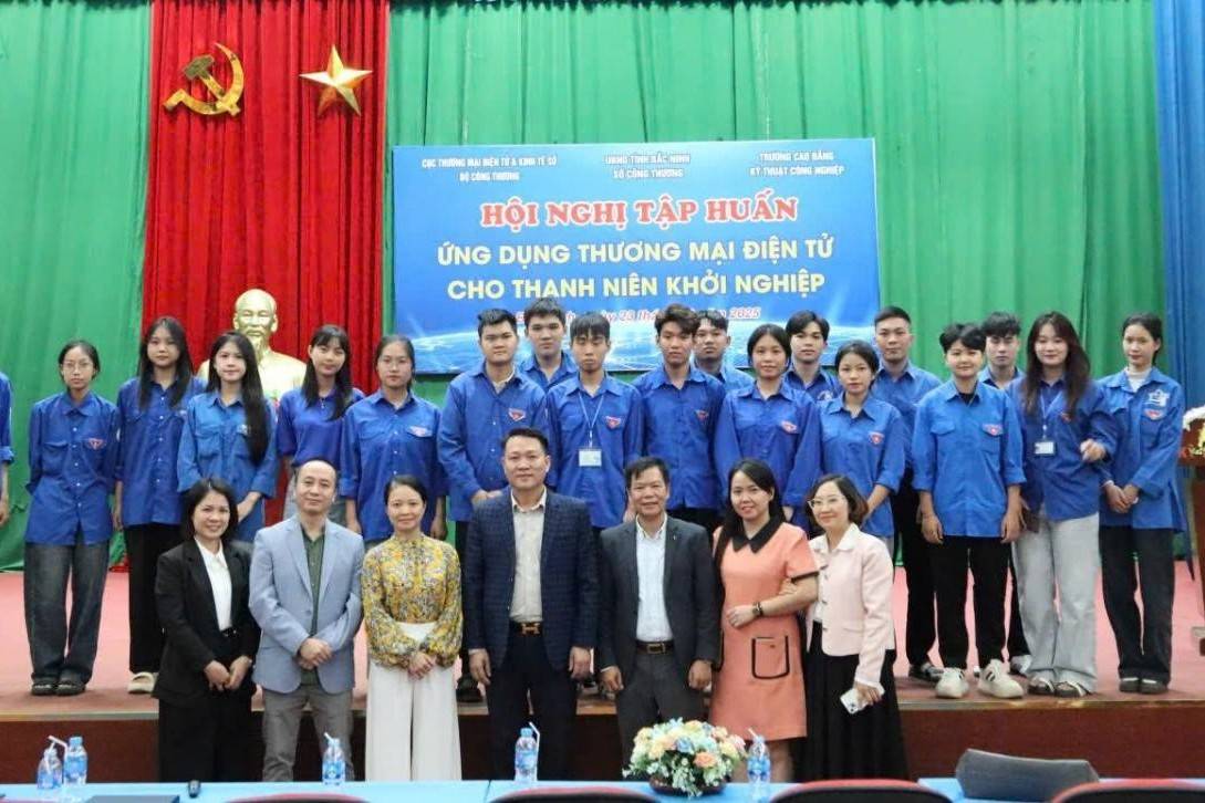 Thanh niên Bắc Ninh bứt phá khởi nghiệp từ thương mại điện tử