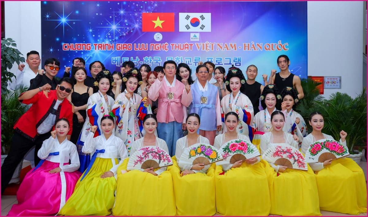 “Non nước Khánh Hòa” mang nét văn hóa Việt Nam đến với xứ sở kim chi Hàn Quốc