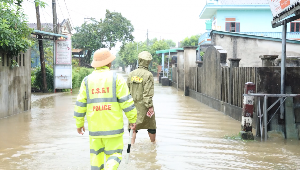 Quảng Trị: Chủ động ứng phó nguy cơ ngập lụt diện rộng do ảnh hưởng hoàn lưu bão số 12