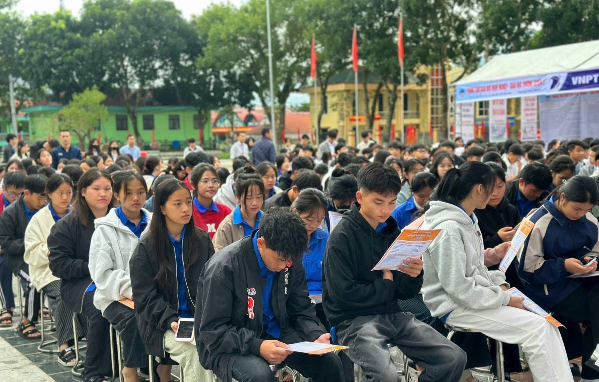 Hội chợ việc làm Tuần Giáo: Mở rộng cơ hội nghề nghiệp cho người lao động Hội chợ việc làm Tuần Giáo: Mở rộng cơ hội nghề nghiệp cho người lao động