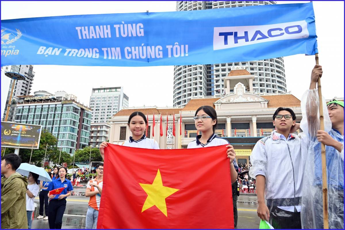 Hơn 4.000 người đội mưa cổ vũ Olympia 2025 tại điểm cầu Khánh Hòa Hơn 4.000 người đội mưa cổ vũ Olympia 2025 tại điểm cầu Khánh Hòa