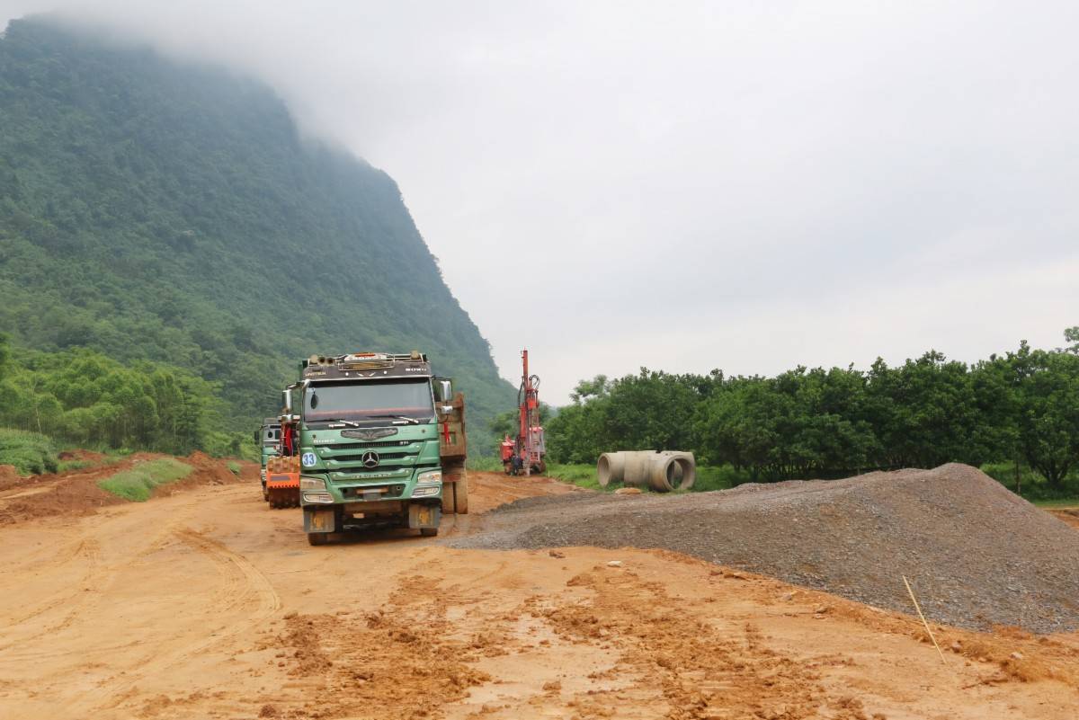 Phú Thọ đẩy nhanh tiến độ các dự án giao thông trọng điểm Phú Thọ đẩy nhanh tiến độ các dự án giao thông trọng điểm