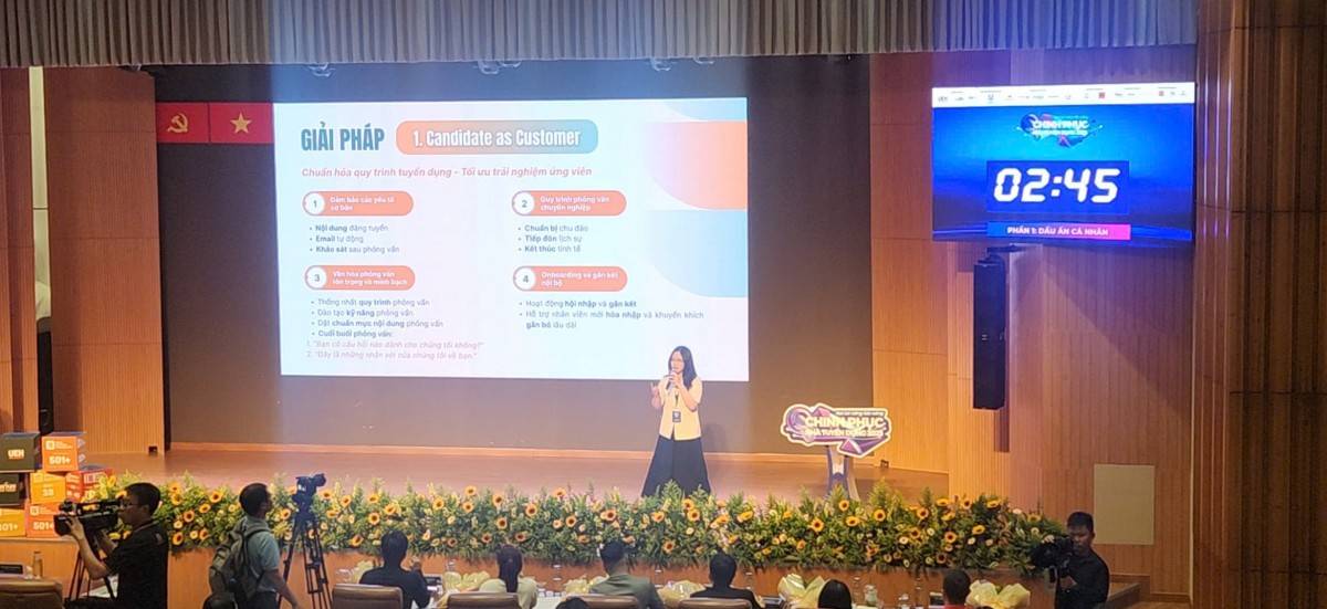 UEH Career Fair 2025: 3.000 cơ hội việc làm và hành trình kết nối tri thức – doanh nghiệp UEH Career Fair 2025: 3.000 cơ hội việc làm và hành trình kết nối tri thức – doanh nghiệp