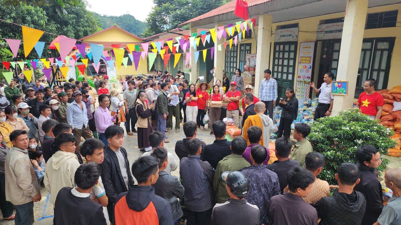 Hành trình lan tỏa yêu thương – Kết nối nghĩa tình đến với bà con vùng cao Mỏ Vàng Hành trình lan tỏa yêu thương – Kết nối nghĩa tình đến với bà con vùng cao Mỏ Vàng