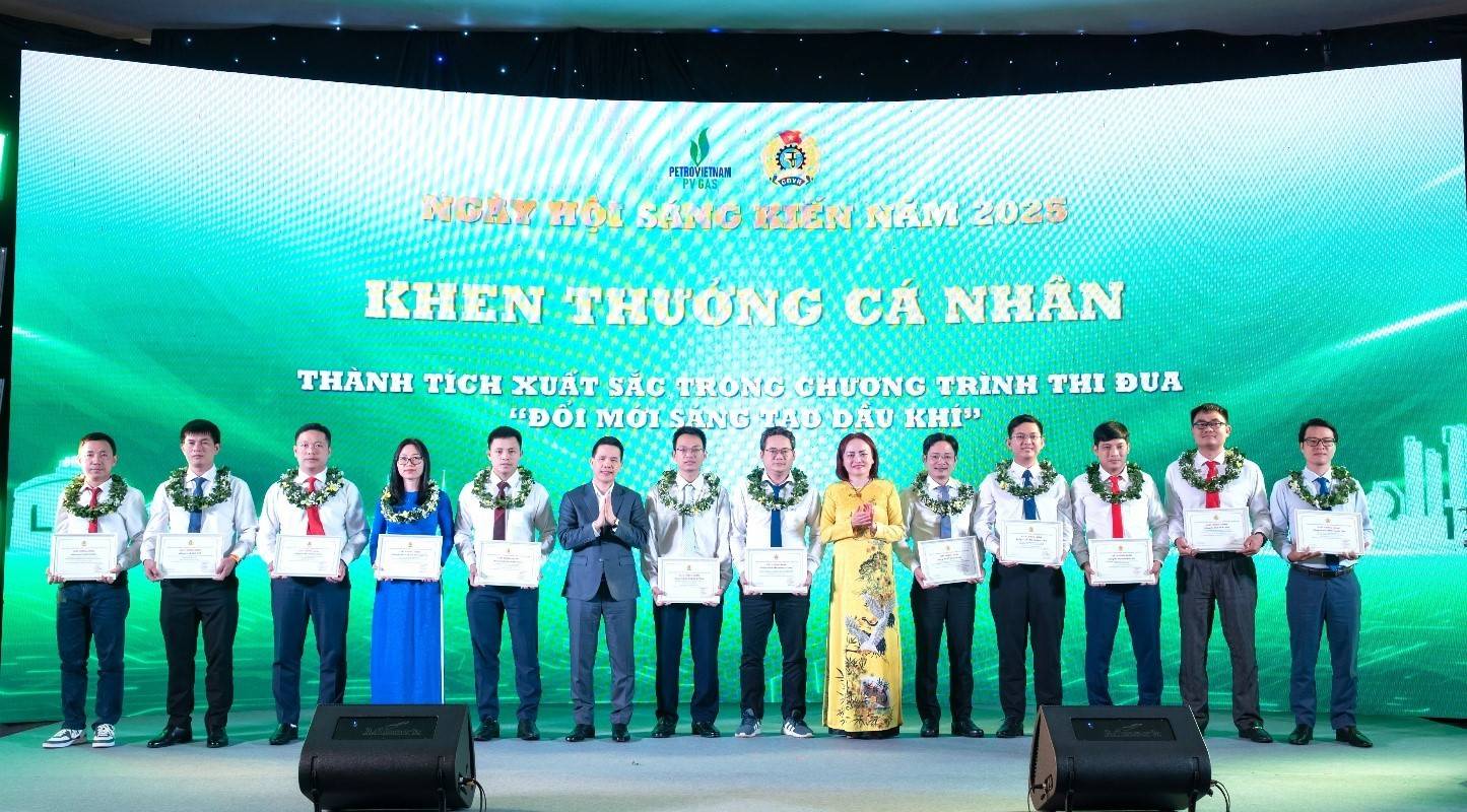 Khen thưởng các cá nhân tiêu biểu xuất sắc trong Chương trình thi đua “Đổi mới sáng tạo Dầu khí” năm 2024 Từ khí đồng hành đến LNG: Hành trình tiên phong công nghệ của PV GAS