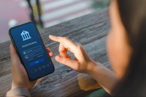 Phải có giải pháp chặn hành vi can thiệp trái phép vào ứng dụng Online Banking