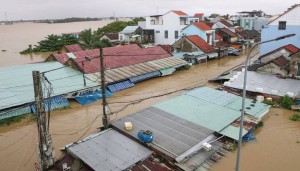 Đà Nẵng: Nước sông dâng cao, nhiều xã, phường ven sông vẫn còn chìm trong biển nước