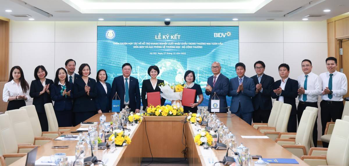 BIDV tạo cầu nối hiệu quả, vững chắc để hỗ trợ doanh nghiệp xuất nhập khẩu BIDV tạo cầu nối hiệu quả, vững chắc để hỗ trợ doanh nghiệp xuất nhập khẩu