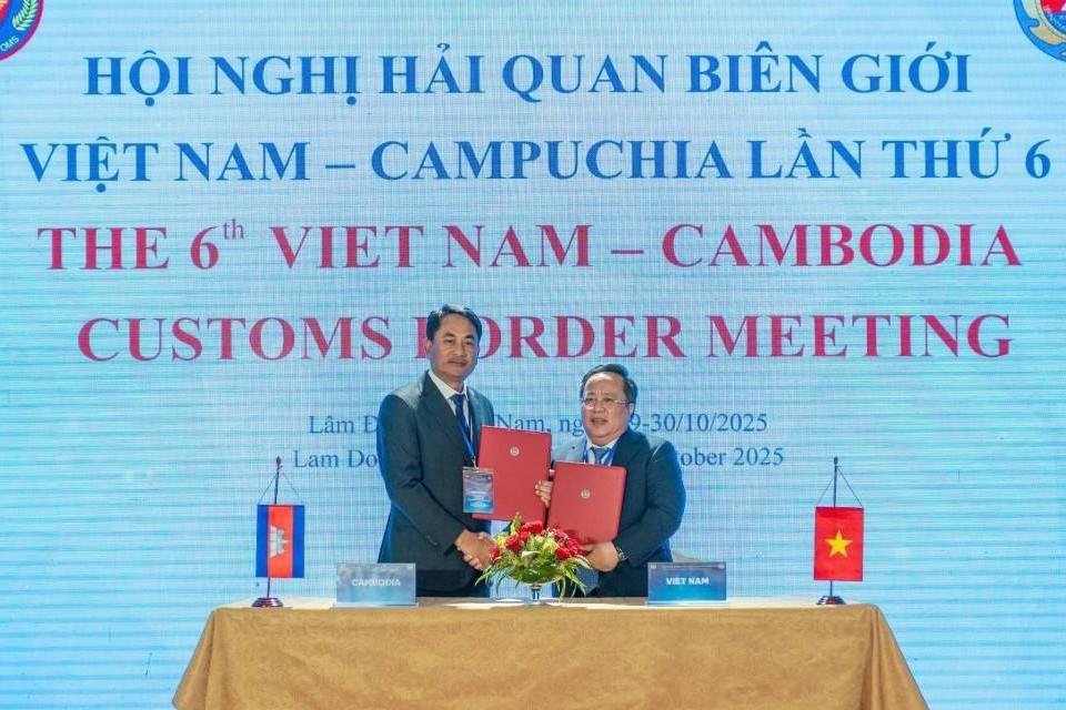 Hải quan Việt Nam - Campuchia tăng cường hợp tác trong đấu tranh chống buôn lậu