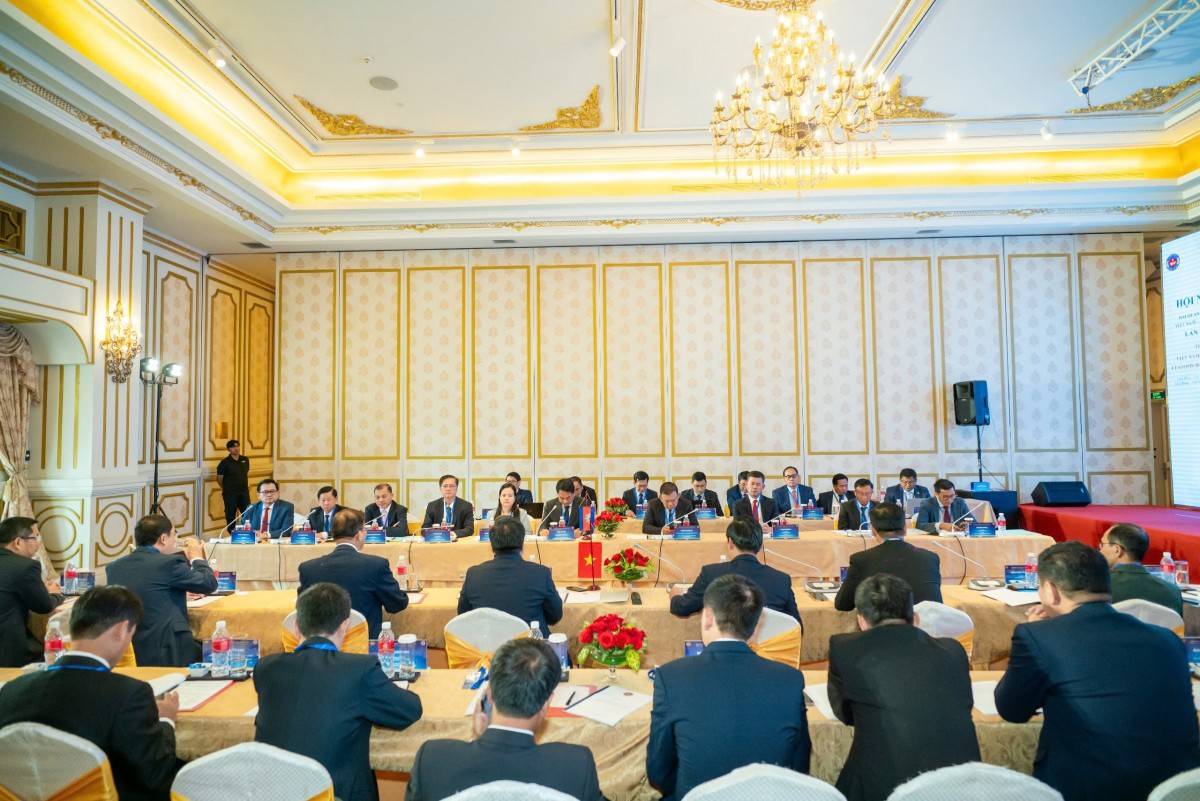 Hải quan Việt Nam - Campuchia tăng cường hợp tác trong đấu tranh chống buôn lậu Hải quan Việt Nam - Campuchia tăng cường hợp tác trong đấu tranh chống buôn lậu