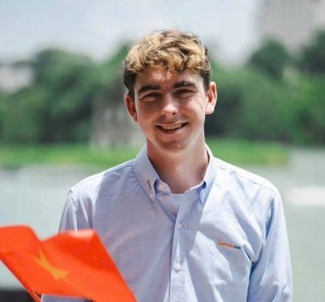 Từ 5 phút ngẫu hứng đến hành trình “đổi đời” tại Việt Nam của chàng sinh viên Scotland