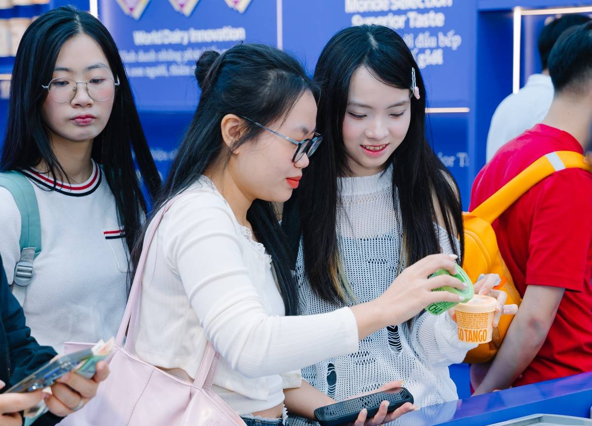 Các sản phẩm mới của Vinamilk tạo ra xu hướng mới, thu hút người tiêu dùng trải nghiệm. Ảnh: Vi Nam Các sản phẩm mới của Vinamilk tạo ra xu hướng mới, thu hút người tiêu dùng trải nghiệm. Ảnh: Vi Nam