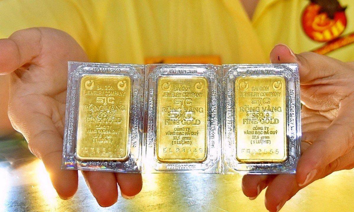 Chống “vàng hóa”, VAFI kiến nghị đánh thuế VAT 10% với vàng Chống “vàng hóa”, VAFI kiến nghị đánh thuế VAT 10% với vàng