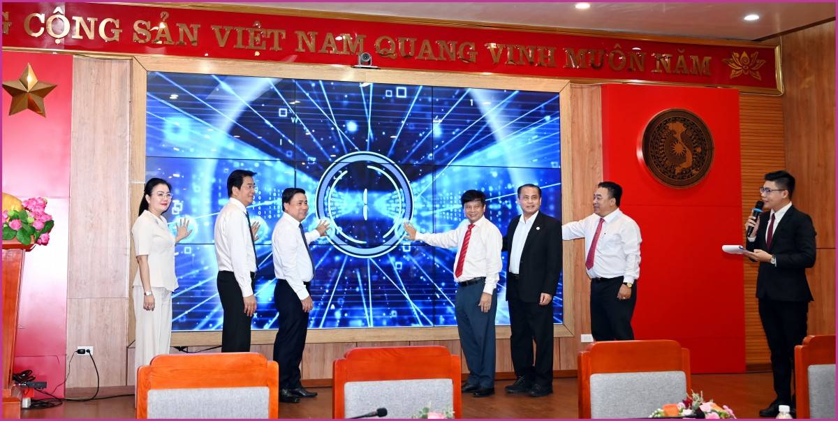 Báo chí Khánh Hòa phát huy vai trò trong thời kỳ đổi mới Báo chí Khánh Hòa phát huy vai trò trong thời kỳ đổi mới