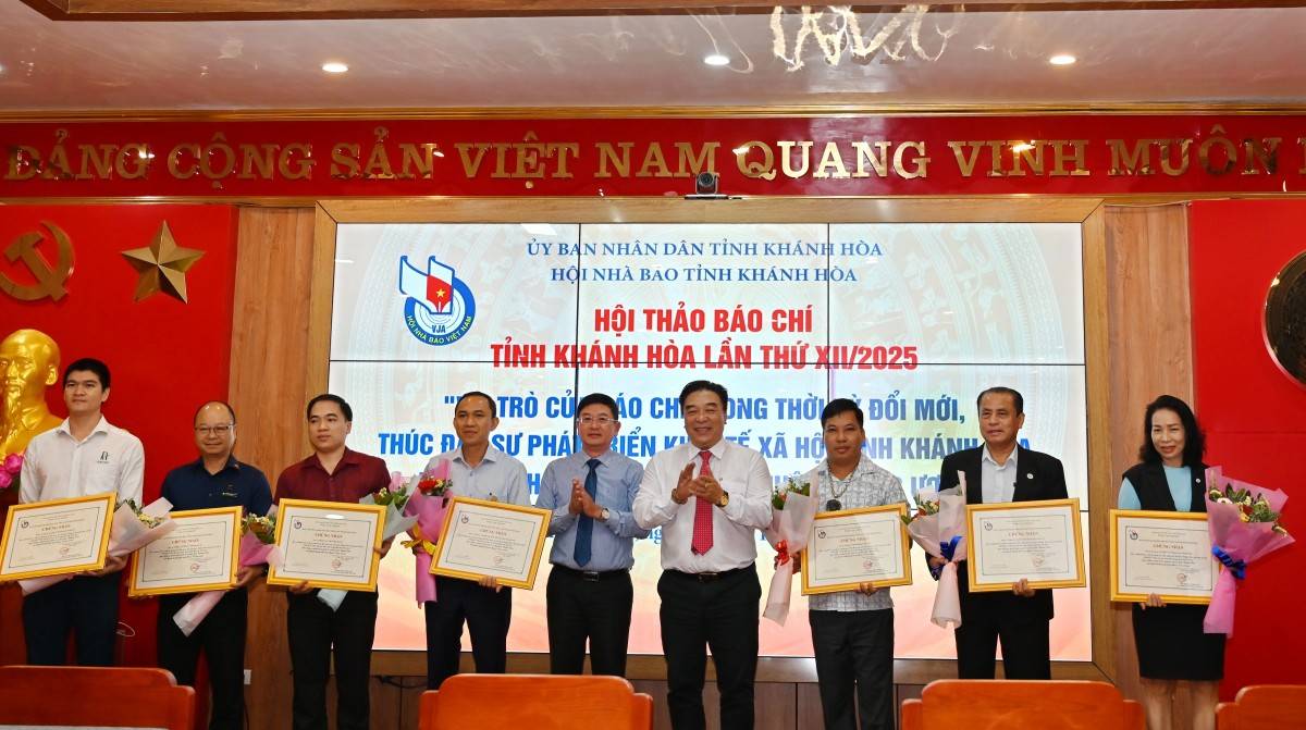 Báo chí Khánh Hòa phát huy vai trò trong thời kỳ đổi mới Báo chí Khánh Hòa phát huy vai trò trong thời kỳ đổi mới
