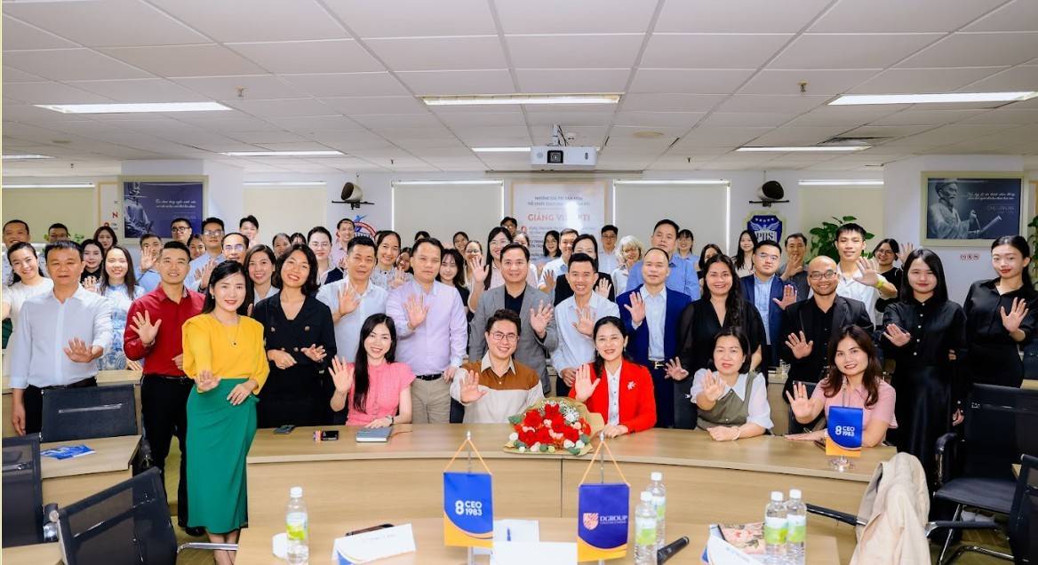 Hội thảo thu hút sự tham dự của hàng trăm CEO, nhà quản lý cấp cao, thành viên CLB CEO 1983, cùng nhiều đối tác, khách mời của Liên minh Doanh nhân 8X (HanoiBA) Hội thảo thu hút sự tham dự của hàng trăm CEO, nhà quản lý cấp cao, thành viên CLB CEO 1983, cùng nhiều đối tác, khách mời của Liên minh Doanh nhân 8X (HanoiBA)