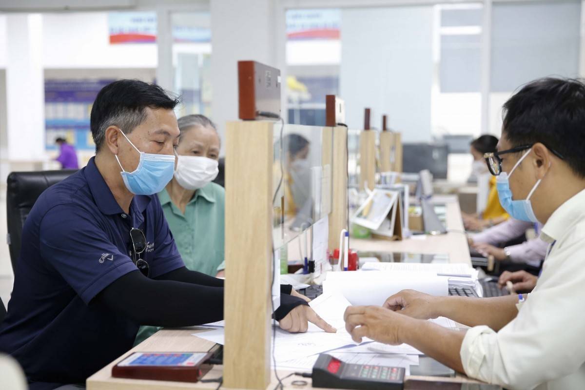 TP. Hồ Chí Minh thừa hơn 1.000 công chức hành chính nhưng vẫn thiếu gần 1.000 người có chuyên môn sâu