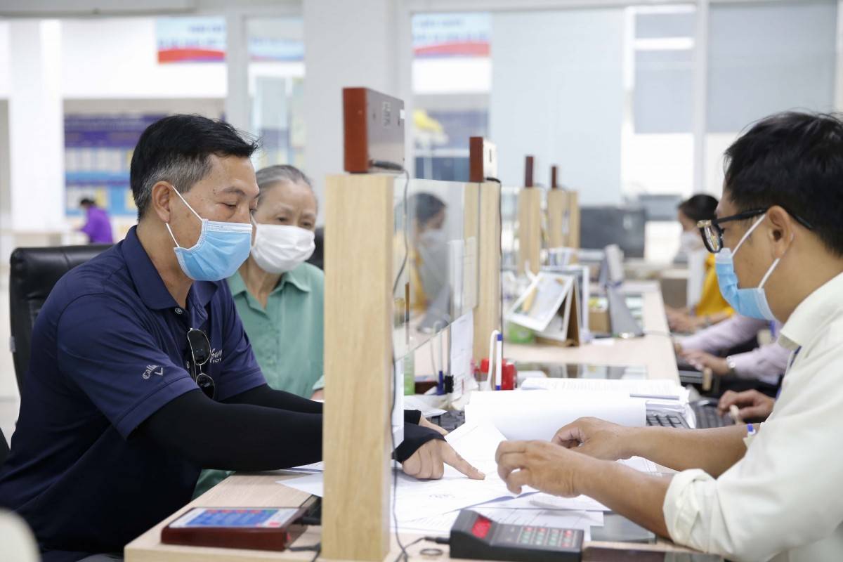 TP. Hồ Chí Minh thừa hơn 1.000 công chức hành chính vẫn thiếu gần 1.000 người có chuyên môn sâu TP. Hồ Chí Minh thừa hơn 1.000 công chức hành chính nhưng vẫn thiếu gần 1.000 người có chuyên môn sâu