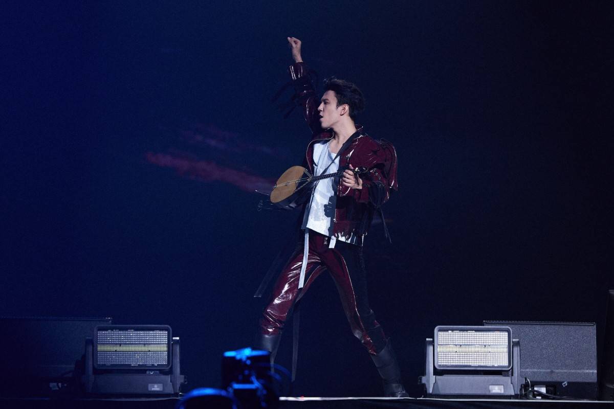 Dimash Kudaibergen: Tại sao cả thế giới “phát cuồng” trước một giọng hát? Dimash Kudaibergen: Tại sao cả thế giới “phát cuồng” trước một giọng hát?