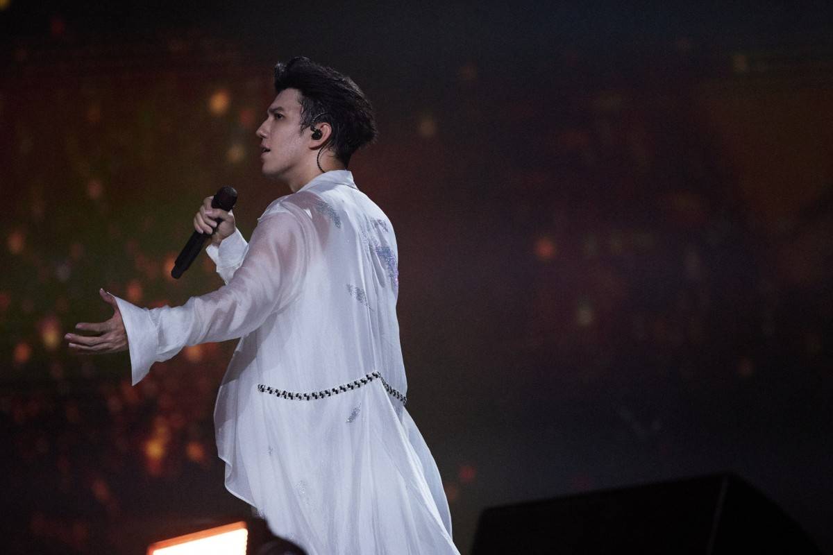 Dimash Kudaibergen: Tại sao cả thế giới “phát cuồng” trước một giọng hát? Dimash Kudaibergen: Tại sao cả thế giới “phát cuồng” trước một giọng hát?