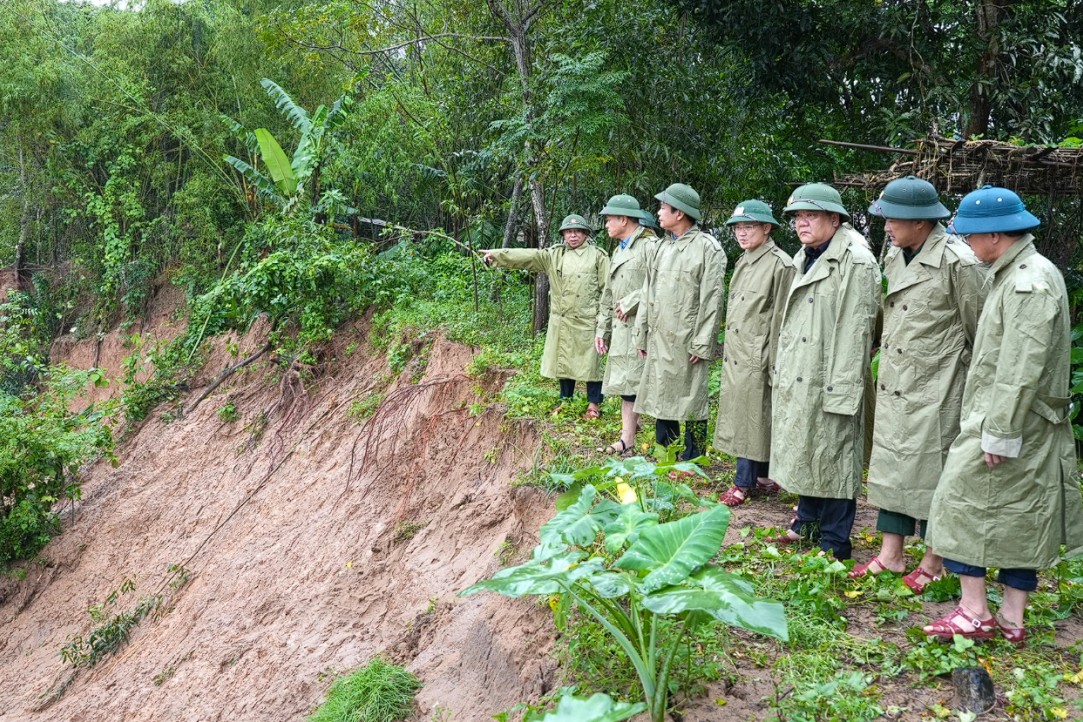 Chủ tịch UBND tỉnh Quảng Trị yêu cầu rà soát, quy hoạch khu tái định cư an toàn cho người dân vùng sạt lở