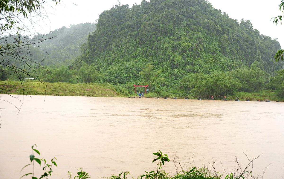 Chủ tịch UBND tỉnh Quảng Trị yêu cầu rà soát, quy hoạch khu tái định cư an toàn cho người dân vùng sạt lở Chủ tịch UBND tỉnh Quảng Trị yêu cầu rà soát, quy hoạch khu tái định cư an toàn cho người dân vùng sạt lở