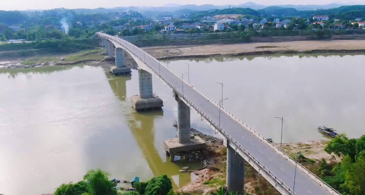 Phú Thọ phân luồng giao thông qua cầu sông Lô để bảo đảm an toàn