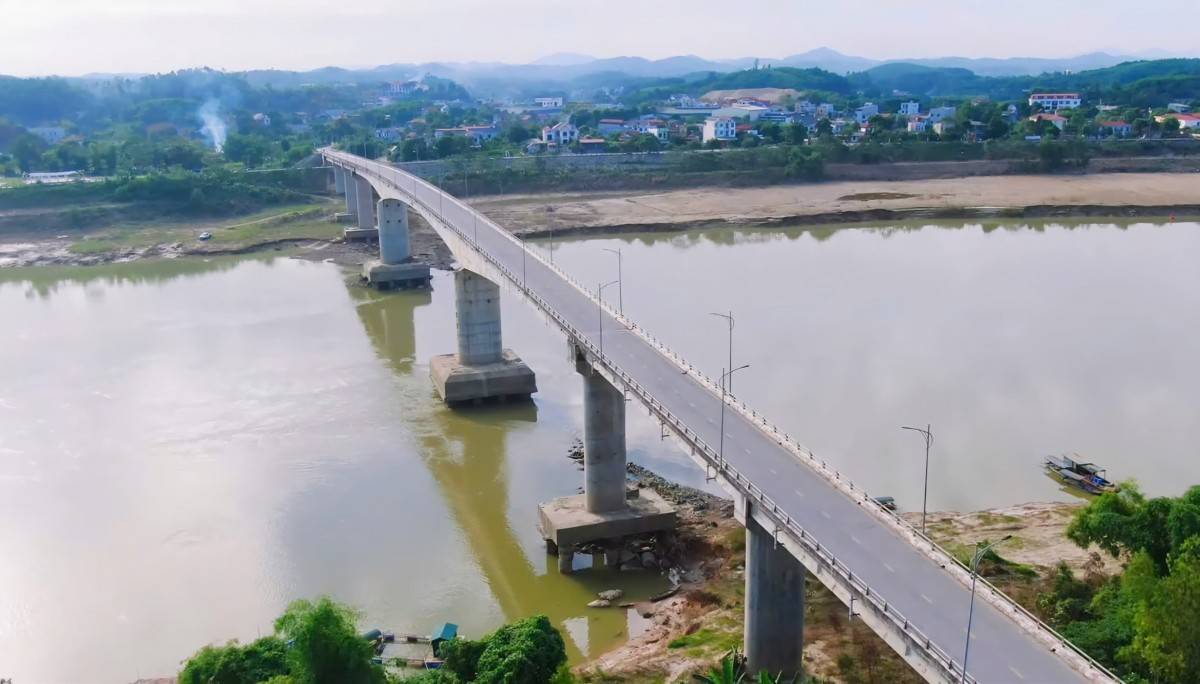 Phú Thọ phân luồng giao thông qua cầu sông Lô để bảo đảm an toàn