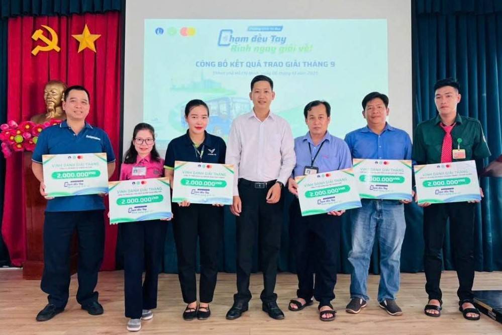 TP.Hồ Chí Minh thúc đẩy thanh toán không tiền mặt trên xe buýt: “Chạm đều tay – Rinh ngay giải về” khép lại với kết quả ấn tượng