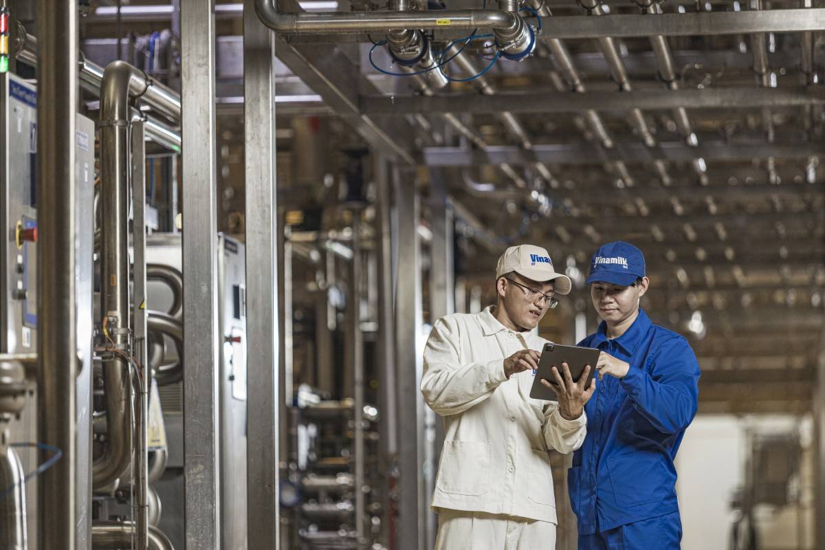  Hệ thống kiểm tra chất lượng sữa độ nhạy cao cho phép Vinamilk kiểm tra chất lượng sữa theo thời gian thực tại mọi điểm quan trọng. (Ảnh: Minh Anh).