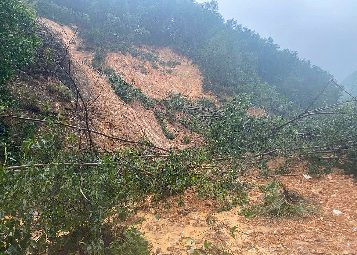 Quảng Trị thiệt hại nặng nề do mưa lũ kéo dài, hàng nghìn hộ dân bị cô lập