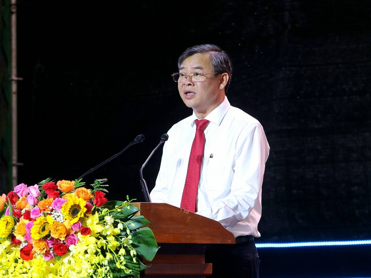 Khai mạc Lễ hội Oóc Om Bóc – Đua ghe Ngo thành phố Cần Thơ năm 2025: Tôn vinh bản sắc văn hóa, lan tỏa tinh thần đoàn kết vùng sông nước