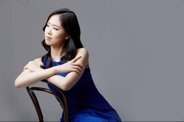 Pianist Suah Ye biểu diễn trong hòa nhạc Dvořák & Rachmaninov tại Hà Nội