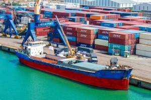 Xuất khẩu hàng hóa Việt Nam tăng tốc, hướng tới đích 405 tỷ USD